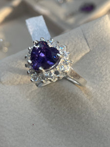 Heart design ring with white amethyst and zirconia