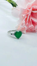 Load image into Gallery viewer, Cellacity Heart shape emerald gemstone ring for charm l