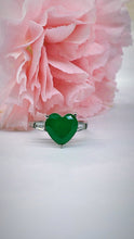 Load image into Gallery viewer, Cellacity Heart shape emerald gemstone ring for charm l