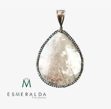 Load image into Gallery viewer, Pearl Shell Pendant with  Stone